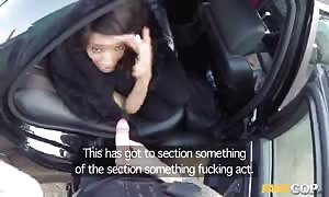 pretty black
 is having an incredible sex in the vehicle